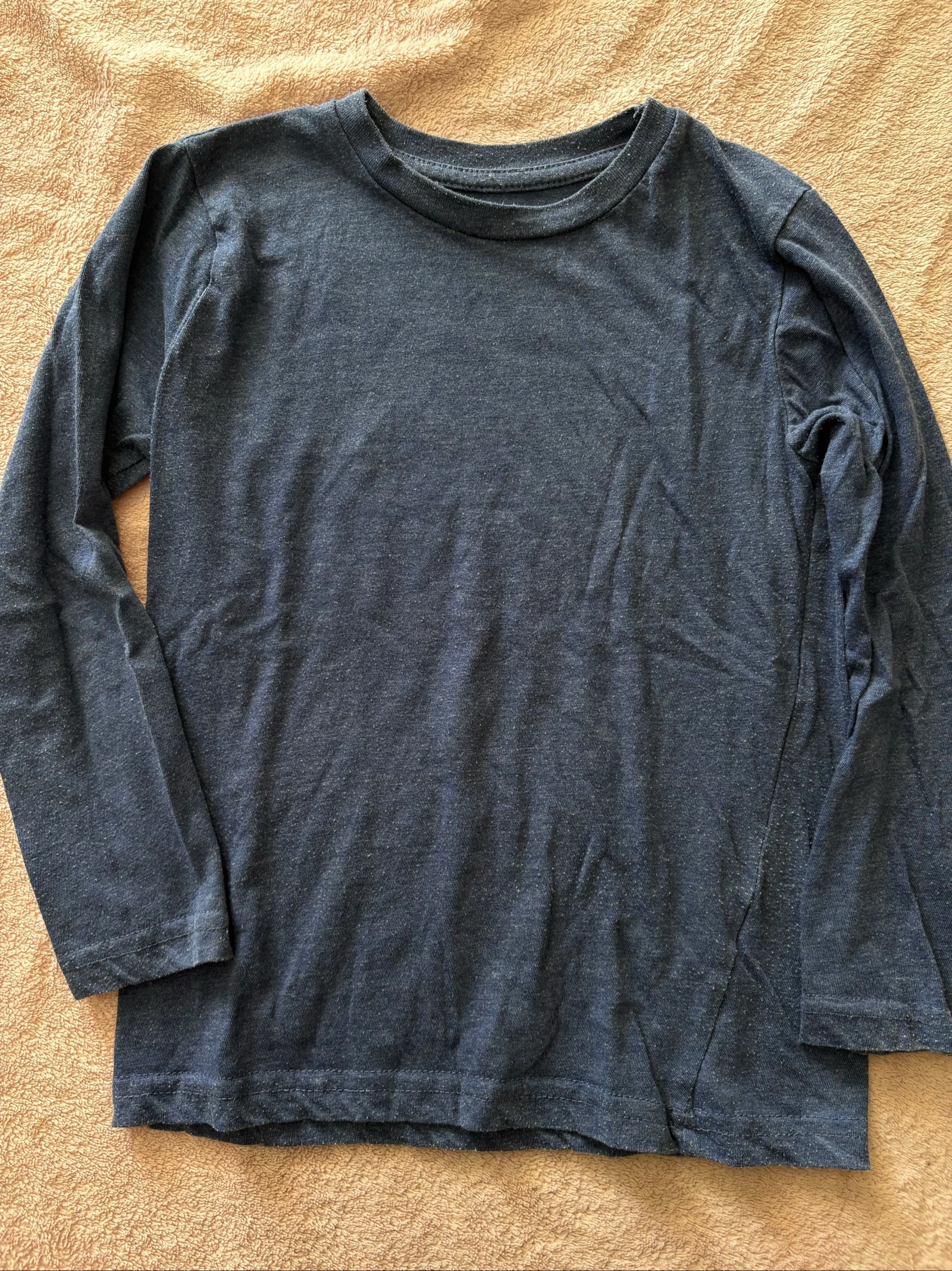Tee shirt bleu marine manches longues garçon 6 ans